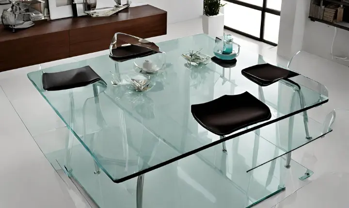 Glass Tabletop: Transparency and Sophistication